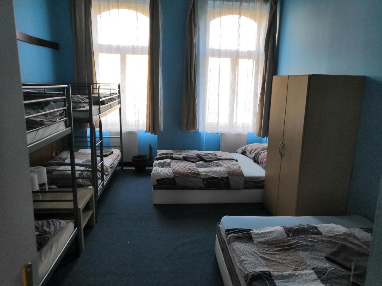 Damiell Hostel